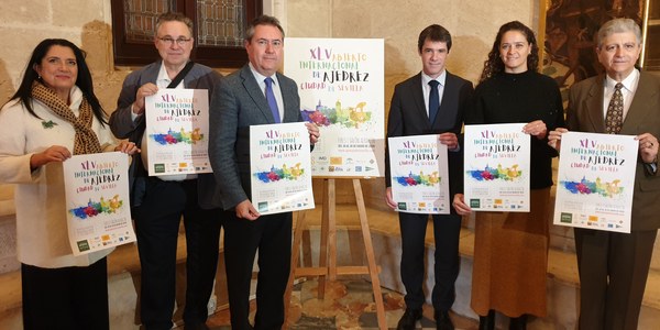 Casi 300 participantes de 31 países, con 17 grandes maestros y 15 maestros internacionales, compiten en el XLV Open Sevilla de ajedrez