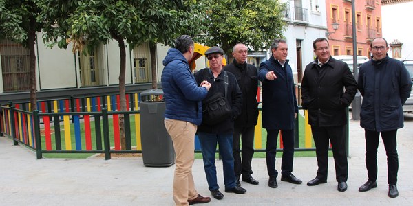 Concluye la reurbanización del entorno de San Julián que cuenta con plataforma única, accesibilidad universal, arbolado y juegos infantiles tras una inversión de 1,4 millones de euros