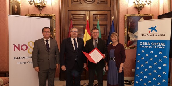 El Ayuntamiento culmina la reurbanización de San Julián con la cesión de un solar a la Hermandad de la Hiniesta para un proyecto de ocio y esparcimiento deportivo destinado a los vecinos del barrio con la colaboración de la Obra Social de La Caixa