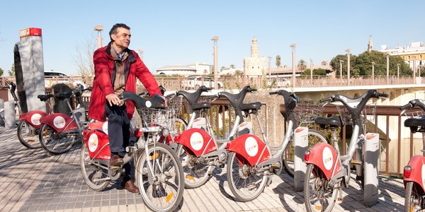 El Ayuntamiento acuerda reanudar el servicio público de alquiler de bicicletas para realizar desplazamientos permitidos dentro del actual estado de alarma