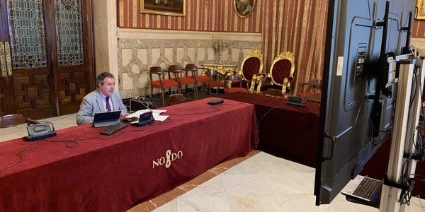 El Ayuntamiento aprobará una convocatoria extraordinaria de ayudas a comercios, autónomos y micropymes que hayan tenido que cerrar, reactivará inversiones públicas y duplica la cuantía asignada al contrato de refuerzo de garantía alimentaria
