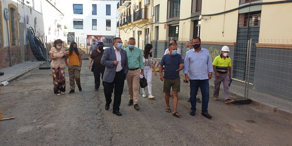 El Ayuntamiento avanza en la mejora del Casco Antiguo con la inversión de 450.000 euros en la calle Becas que tendrá plataforma única, accesibilidad universal y arbolado