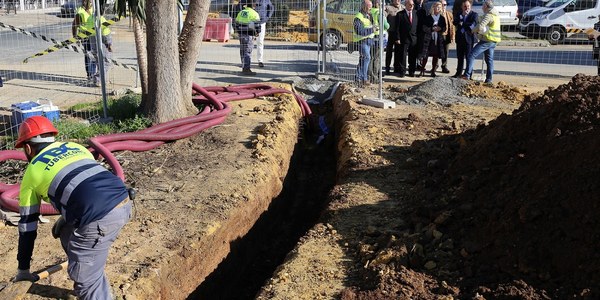 El Ayuntamiento avanza en la primera fase de las obras de reurbanización y renovación de redes de la calle Nivel, en el Parque Empresarial Store