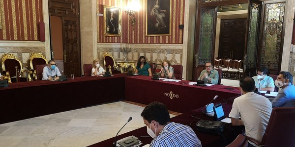 El Ayuntamiento constituye el Consejo Municipal de Consumo que aborda la inspección y control de establecimientos para garantizar el cumplimiento de las medidas de seguridad frente a la COVID-19
