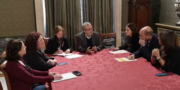 El Ayuntamiento constituye una comisión especial acordada en Pleno para realizar el seguimiento de la estrategia municipal destinada a los barrios desfavorecidos e impulsar grandes acuerdos