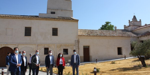 El Ayuntamiento culmina la rehabilitación del señorío y el trujal de la Hacienda Miraflores tras una inversión de un millón de euros y lo convertirá en un centro de referencia en el proyecto de capitalidad verde europea