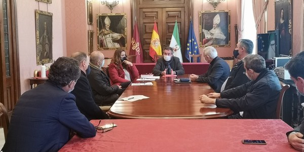 El Ayuntamiento de Sevilla apoyará a hoteles y agencias de viajes con bonificaciones en las tasas, acciones de promoción e incentivos al turismo en coordinación con otras ciudades y administraciones