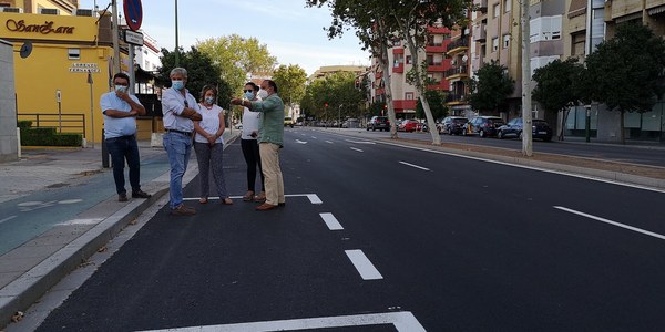 El Ayuntamiento culmina la pavimentación de la Avenida de la Cruz del Campo y prepara la intervención sobre la calzada de la Gran Plaza en un proyecto conjunto con 177.000 euros de presupuesto