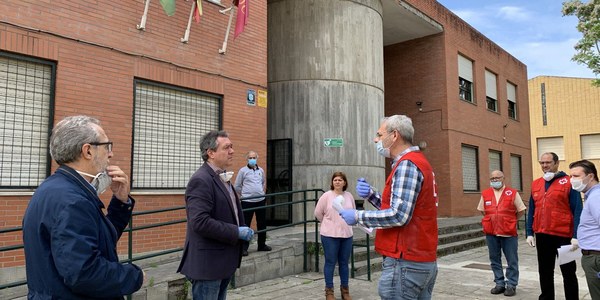 El Ayuntamiento destinará otros tres millones de euros durante el verano a garantizar alimentación a casi 30.000 unidades familiares afectadas por las consecuencias económicas y sociales de la crisis sanitaria