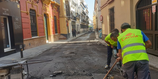 El Ayuntamiento ejecuta obras de repavimentación de 11 calles y plazas del Casco Antiguo