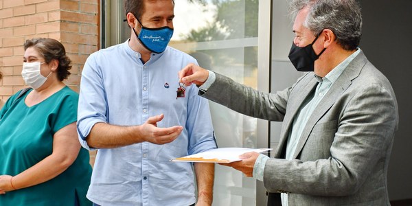 El Ayuntamiento entrega dos nuevos locales del II Plan de Empleo de Emvisesa, que alcanza ya los 26 espacios habilitados para entidades y emprendedores y más de un centenar de empleos directos e indirectos creados