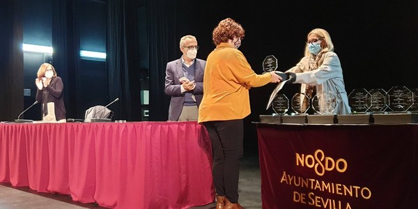 El Ayuntamiento entrega los reconocimientos de la Semana de las personas sin hogar a usuarios, profesionales y entidades destacados en el contexto de la COVID-19