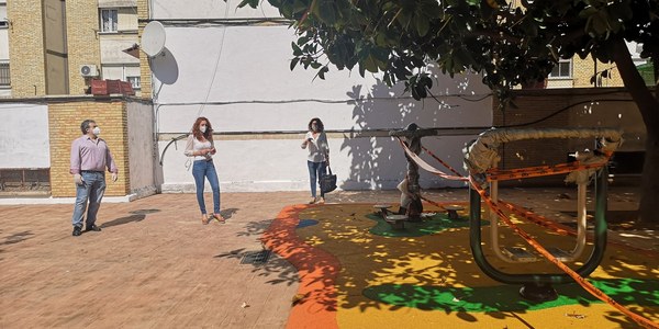 El Ayuntamiento finaliza las obras de reordenación de varias calles y de creación de un nuevo espacio peatonal y de esparcimiento deportivo en la barriada del Rocío del Distrito Macarena