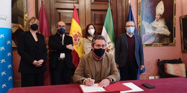 El Ayuntamiento, Fundación La Caixa, Areté y Softcom firman un convenio para impulsar un fab-lab en Tres Barrios-Amate para formación, inserción laboral, economía circular y reducción de la brecha digital