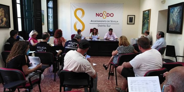 El Ayuntamiento impulsa una vez reorganizados los servicios públicos tras el estado de alarma el plan de acción para la mejora de las plazas y espacios públicos del Polígono Sur