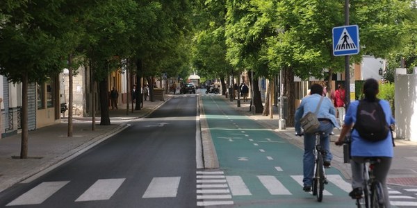 El Ayuntamiento mantendrá un carril bici bidireccional en el diseño del proyecto de reurbanización y transformación de la Avenida de la Cruz Roja con el objetivo de alcanzar el máximo consenso