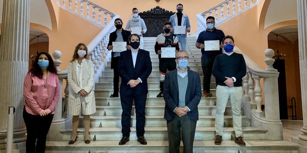 El Ayuntamiento, Orange, Magtel y Secretariado Gitano ponen en marcha un programa de formación en el Polígono Sur para técnicos instaladores de fibra óptica en el hogar
