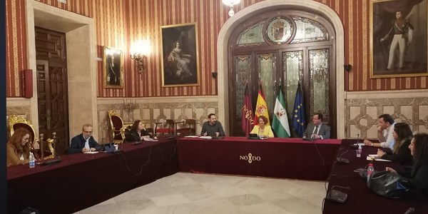 El Ayuntamiento pone en marcha un sistema de cita previa telefónica para la reapertura progresiva para trámites imprescindibles partir del 13 de mayo de los puntos de atención al cliente de las empresas municipales de los distritos