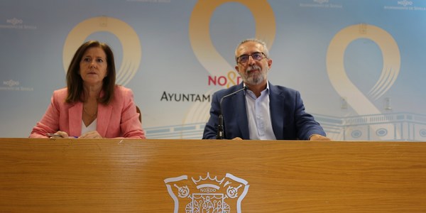 El Ayuntamiento refuerza con 23 profesionales el equipo de los Servicios Sociales para facilitar a personas en riesgo de exclusión el acceso a la renta mínima de inserción de la Junta