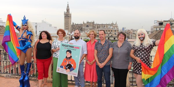 El Ayuntamiento refuerza su compromiso con la diversidad sexual y la lucha contra la homofobia y la transfobia y pondrá en marcha puntos visibles y programas de sensibilización junto con entidades