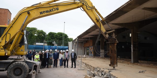 El Ayuntamiento y la empresa concesionaria inician las obras para la construcción de un nuevo centro deportivo en el distrito Macarena con una inversión de 11 millones de euros