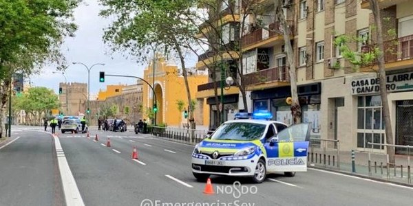 El dispositivo municipal frente al coronavirus registró ayer 128 denuncias por parte de la Policía Local, de ellas  103 a transeúntes que incumplían la orden de confinamiento, y coordinó  la desinfección de 8 residencias  de mayores por el Zoosanitario