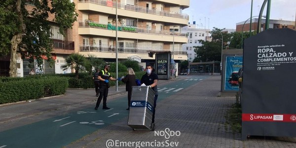 El dispositivo municipal reparte otras 17.500 mascarillas en el transporte público y Tussam experimenta un leve repunte en el número de usuarios