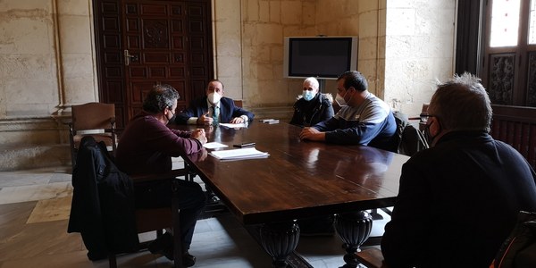 El gobierno municipal se interesa por el ERE presentado por la empresa aeronáutica Aernnova y pide soluciones laborales no traumáticas