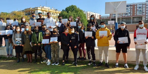 El IES Macarena recibe el Sello de Calidad Nacional y Europeo por ‘Mujeres con conciencia y ciencia: Marie Curie. En busca del elemento E Twinnio’, un proyecto apoyado por el Ayuntamiento de Sevilla para despertar el interés por la ciencia entre el alumnado
