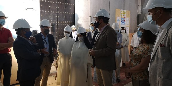El Pleno aprueba destinar 280.000 euros a un plan de ayudas para la conservación y rehabilitación de la Capilla de San José, los conventos Madre de Dios, San Leandro y Santa Inés y la Puerta de Córdoba en la estrategia municipal de mejora del patrimonio