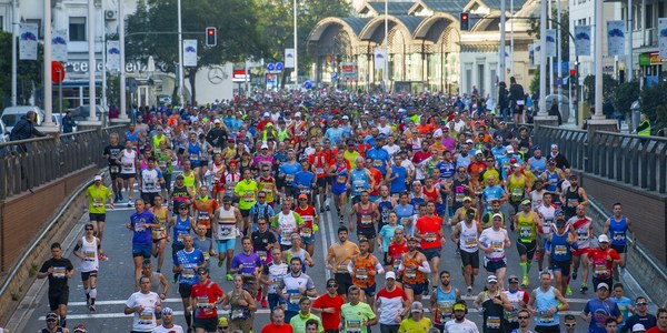 El Zurich Maratón de Sevilla entrega sus premios en todas las categorías destacando la participación de atletas sevillanos y andaluces