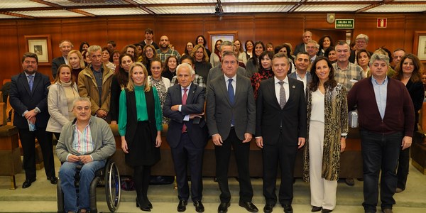 La Fundación Endesa se suma a la estrategia de reducción del desempleo de larga duración y de transformación social de barrios desfavorecidos en Sevilla con una nueva edición del programa ‘Cambiando Vidas’ de formación y orientación laboral