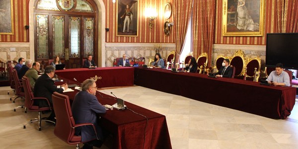 La Comisión de Garantía Alimentaria inicia sus trabajos con un diagnóstico sobre las familias del Polígono Sur, Tres Barrios-Amate, Su Eminencia y Torreblanca mediante el cruce de datos de Servicios Sociales, Banco de Alimentos, Cruz Roja, Cáritas y la Red Andaluza de Lucha contra la Pobreza