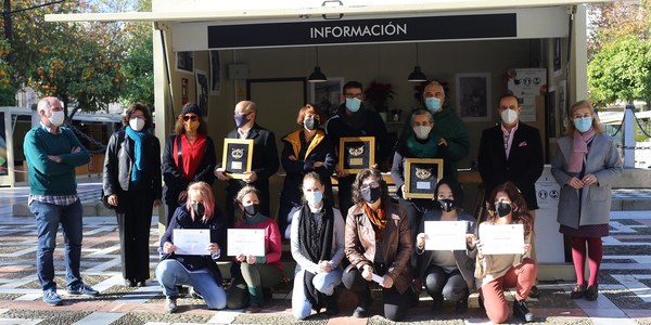 La Feria de Artesanía Creativa entrega los premios de su XXI edición al taller de joyería Pablo A. Caporali por la mejor obra conjunta y al taller de artesanía del papel Papeles para Sentir por la mejor imagen conjunta del producto
