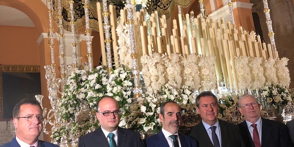 La Hermandad de la Trinidad expone en el Ayuntamiento una muestra que rememora los 200 años que se cumplen de la hechura de la Virgen de la Esperanza y analiza el contexto histórico en el que fue creada