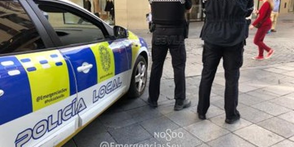 La Policía Local interpone denuncias contra dos viviendas turísticas por molestias a vecinos y no reunir las condiciones de salubridad en el marco del refuerzo de la unidad especializada y su traslado a Marqués de Contadero