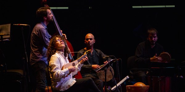 Las músicas que viajaron a bordo de la Nao Victoria, exposiciones, proyecciones y conciertos inauguran la agenda cultural del primer fin de semana de ‘Veraneo en la city’