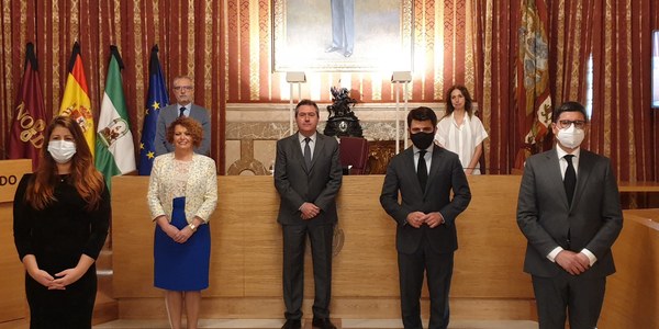 Los grupos políticos del Ayuntamiento de Sevilla firman el primer gran acuerdo político para la reactivación social y laboral post COVID-19 con medidas concretas que suman 22,3 millones de euros