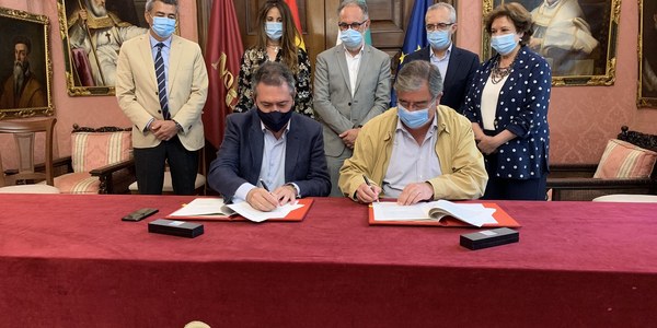 Mercasevilla amplía el espacio cedido al Banco de Alimentos para que pueda atender el aumento de actividad a causa de la crisis sanitaria por la COVID-19