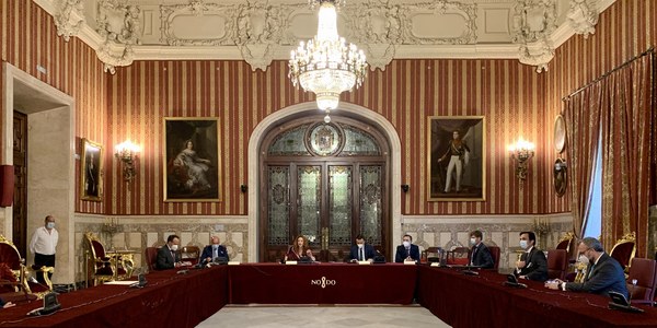 El Ayuntamiento pone en marcha con la participación de seis grandes empresas  del sector el nuevo contrato de servicios de telecomunicaciones y gestión administrativa dentro de la estrategia de modernización de la administración local