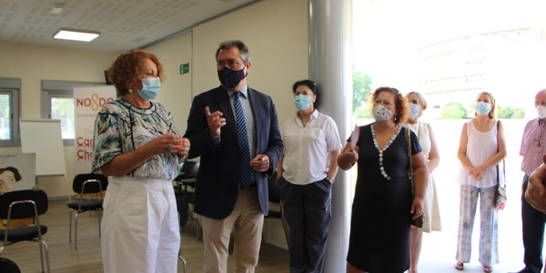 Sevilla Este suma el nuevo centro vecinal de la calle Carme Chacón a la red de equipamientos municipales para actividades, talleres o su uso por parte de entidades