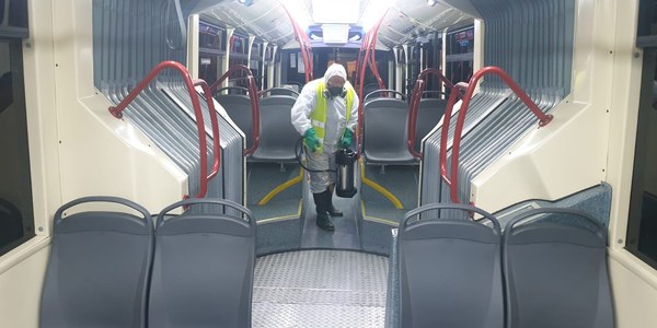 Tussam establece un protocolo de revisión y prevención para un uso seguro del aire acondicionado en el transporte público