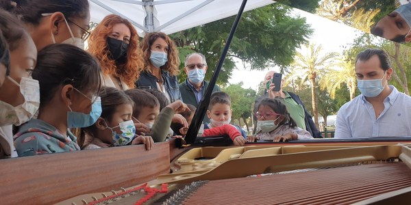 300 escolares de seis centros del Distrito Macarena participan en el proyecto social “¡Me Toca!” que acerca la música a los centros escolares de Macarena