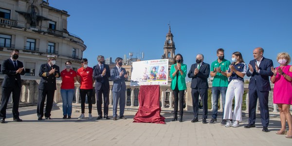 El Ayuntamiento acoge la presentación del cartel de la Regata Sevilla Betis que se celebrará el 13 de noviembre
