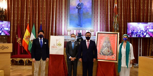 El Ayuntamiento acoge la presentación del cartel, el logo y el programa de actos con motivo del Centenario de la talla de la Virgen del Rocío del Salvador