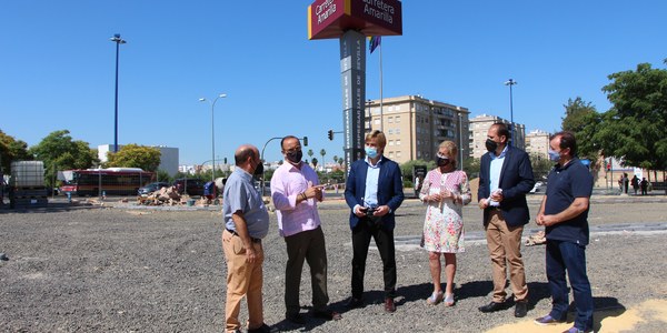 El Ayuntamiento acomete la reurbanización de una zona de acceso al Parque Empresarial Carretera Amarilla con un proyecto que incluye la eliminación de las zonas terrizas, la reordenación del aparcamiento y la mejora del arbolado