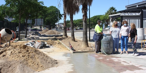 El Ayuntamiento acomete mejoras en la zona del Bulevar de Torreblanca con el arreglo de parterres y la creación de nuevos jardines