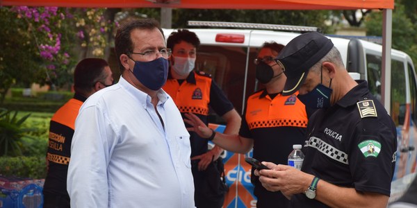 El Ayuntamiento activa un dispositivo conjunto de Policía Local y Protección Civil para reparto de agua y atención a colectivos vulnerables ante el calor extremo e incrementa las plazas disponibles para acoger a personas sin hogar