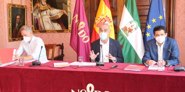El Ayuntamiento adjudica la reurbanización del Paseo de Torneo y la rehabilitación del pabellón de ingresos de Ranilla y aprueba un nuevo plan de inversiones con 2,3 millones de euros