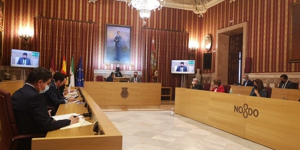 El Ayuntamiento aprueba con amplia mayoría el Plan de Movilidad Urbana Sostenible que apuesta por la reducción del uso del vehículo privado, el impulso del transporte público, el fomento de áreas peatonales y la reducción de las emisiones